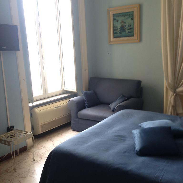 La Dimora Dei Baroni Bed and Breakfast Napoli Værelse billede