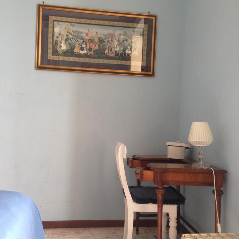 La Dimora Dei Baroni Bed and Breakfast Napoli Værelse billede