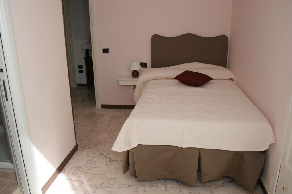 La Dimora Dei Baroni Bed and Breakfast Napoli Eksteriør billede