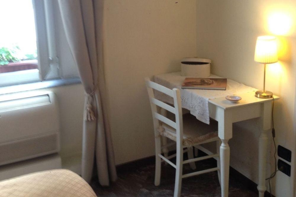 La Dimora Dei Baroni Bed and Breakfast Napoli Eksteriør billede
