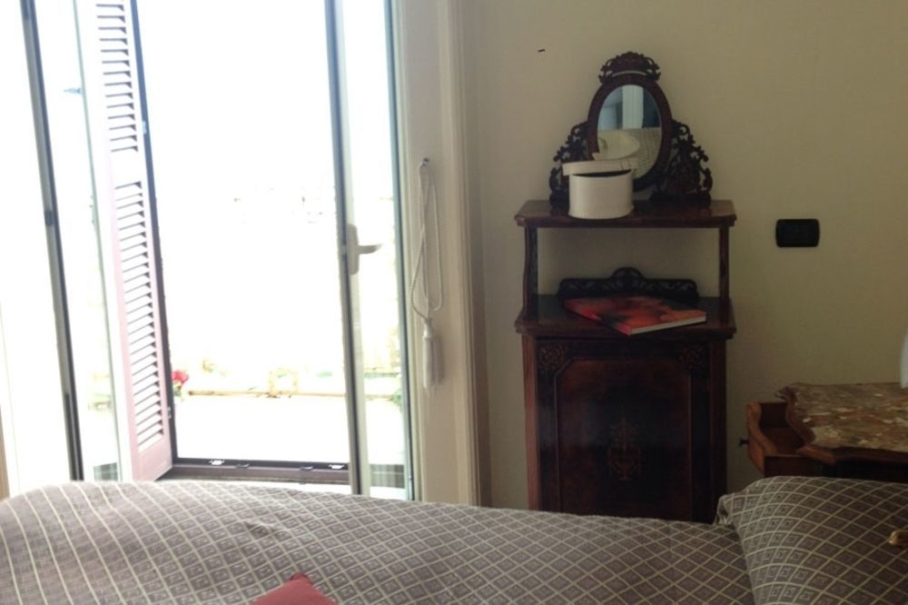 La Dimora Dei Baroni Bed and Breakfast Napoli Eksteriør billede